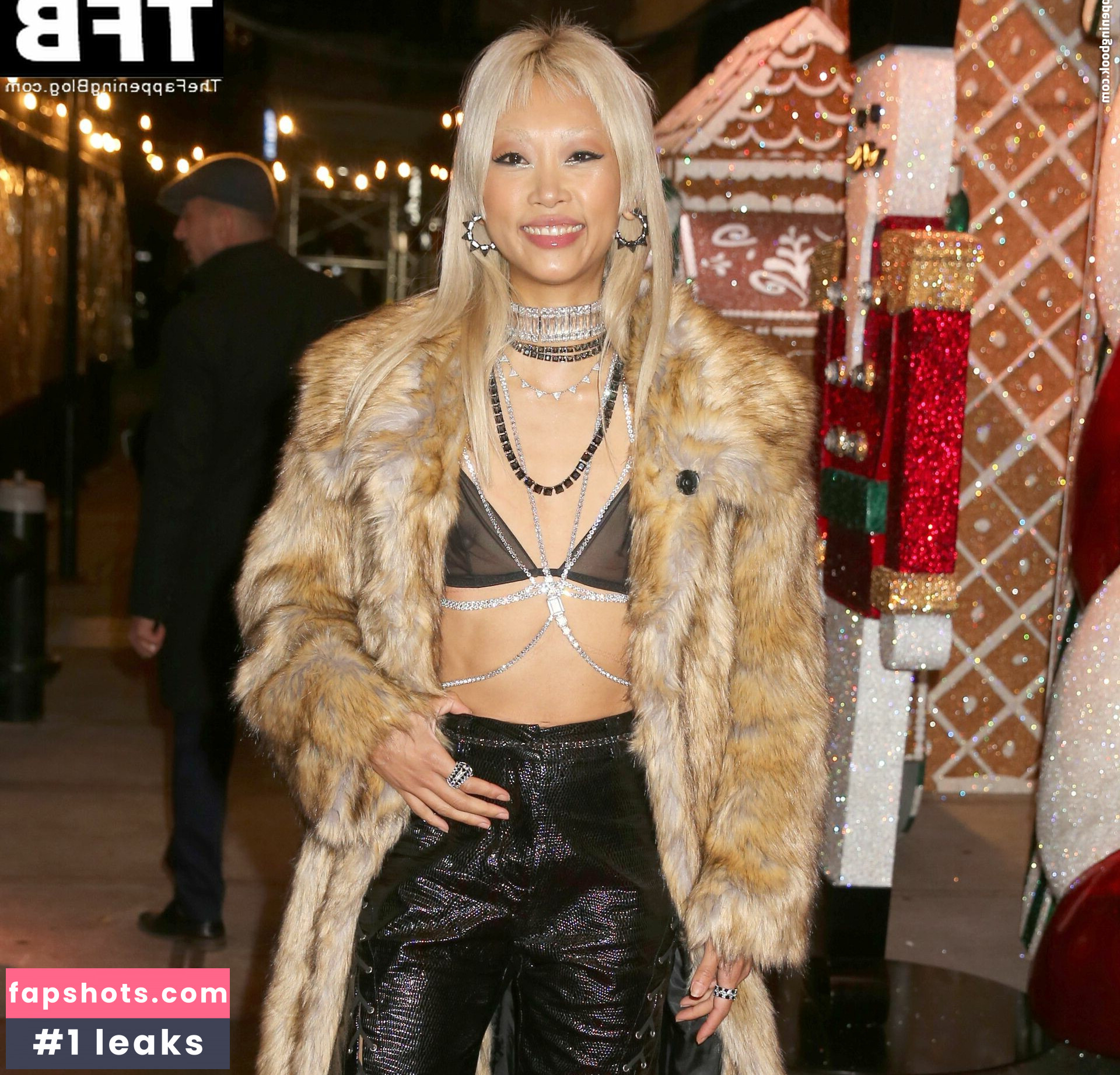 Vanessa Hong gallery photo #14