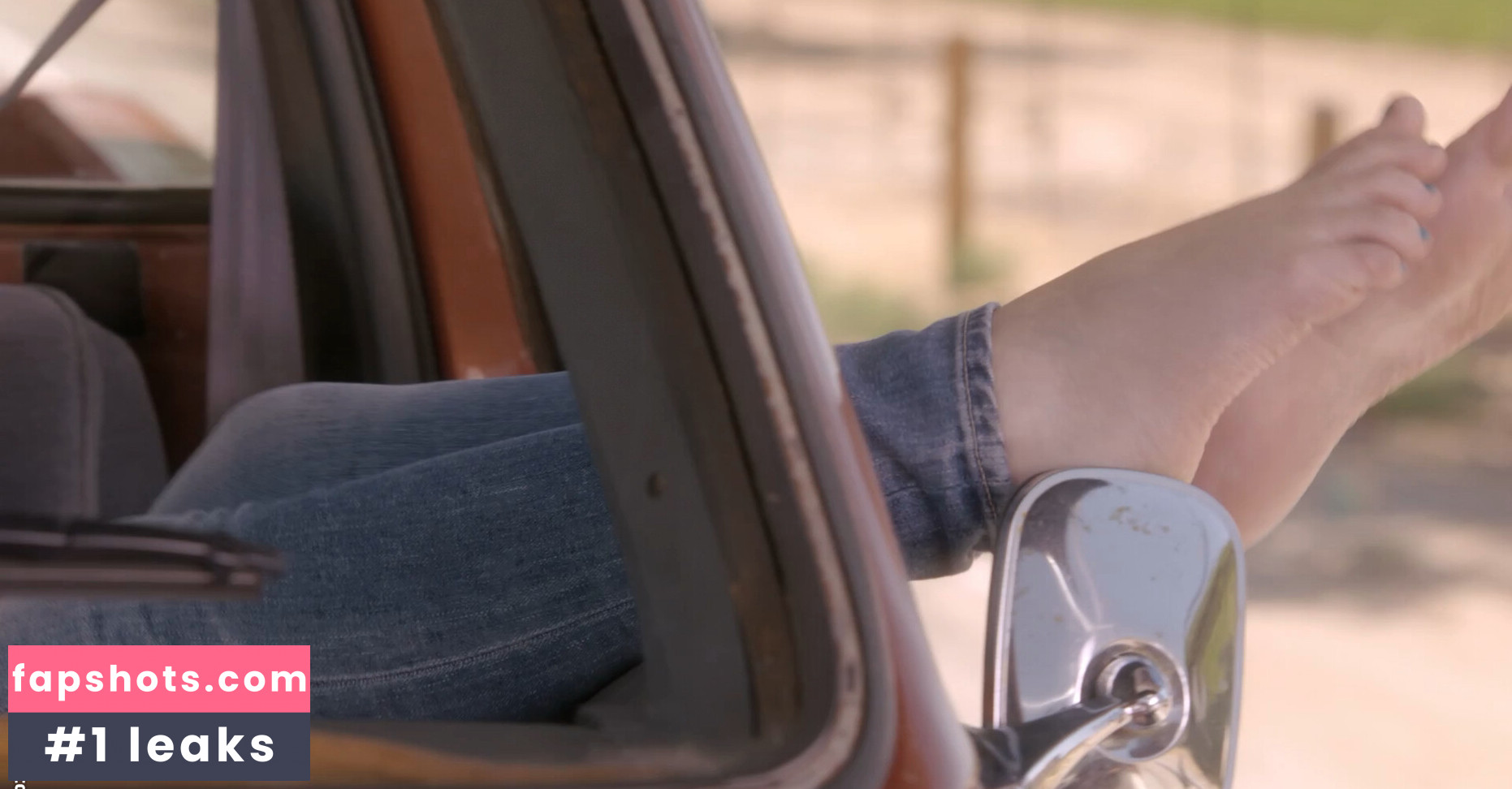 Vanessa Marano nude babe gallery