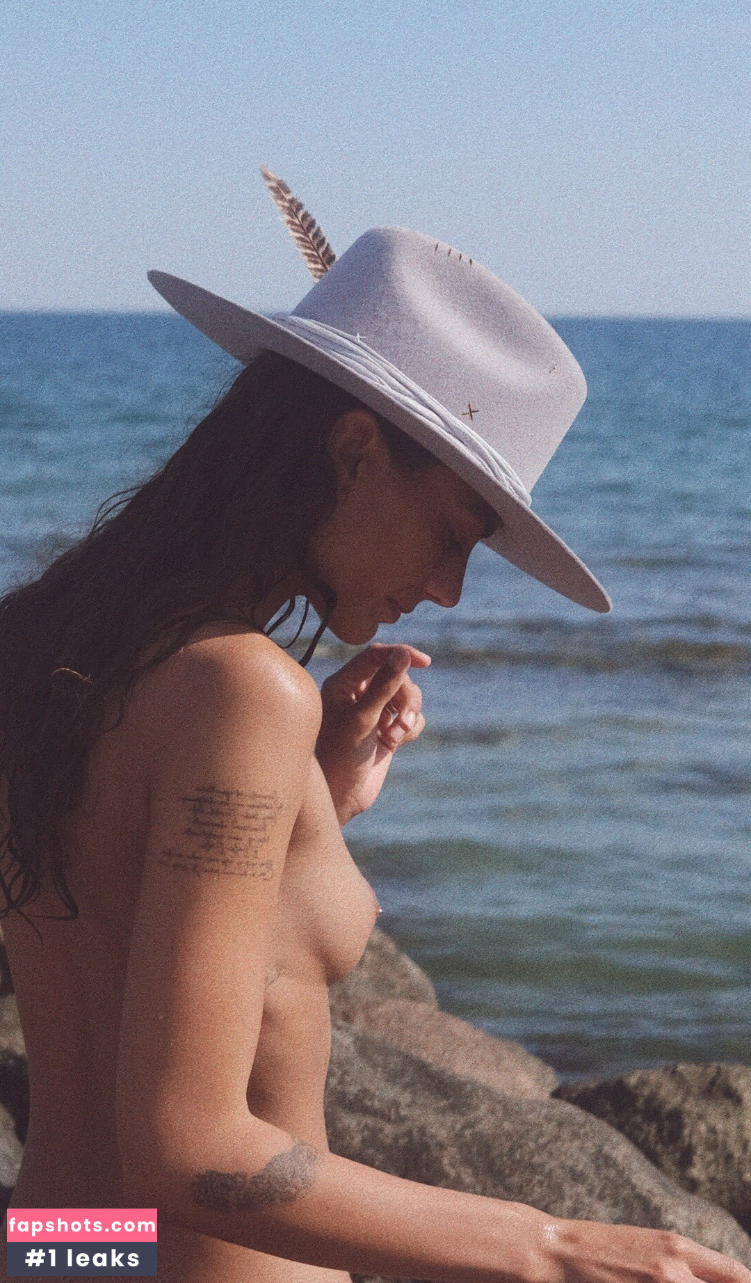 Vanessa Moe gallery photo #14