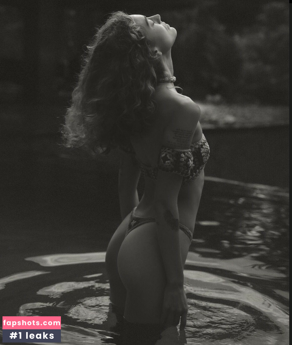 Vanessa Moe gallery photo #6