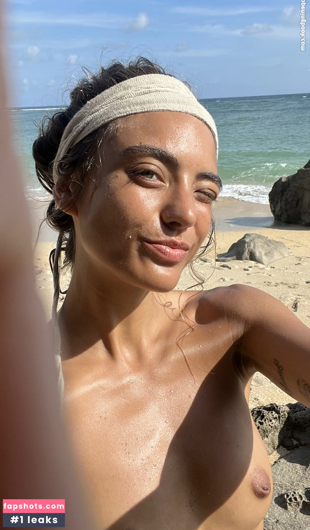 Vanessa Moe gallery photo #8