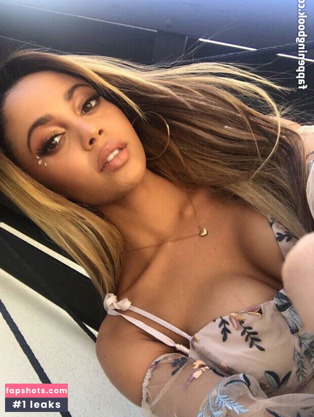 Vanessa Morgan gallery photo #123