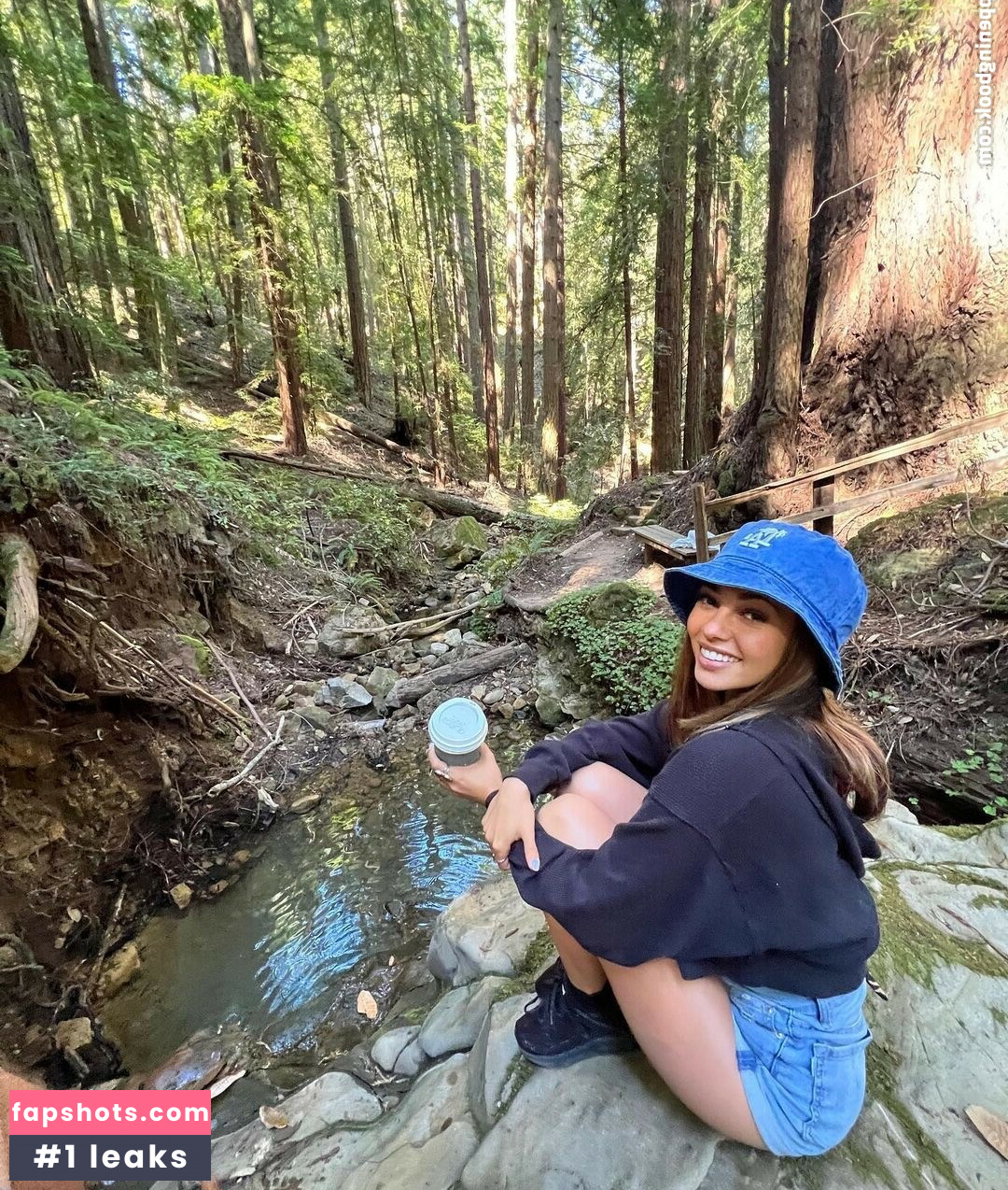 Vanessa Morgan gallery photo #16