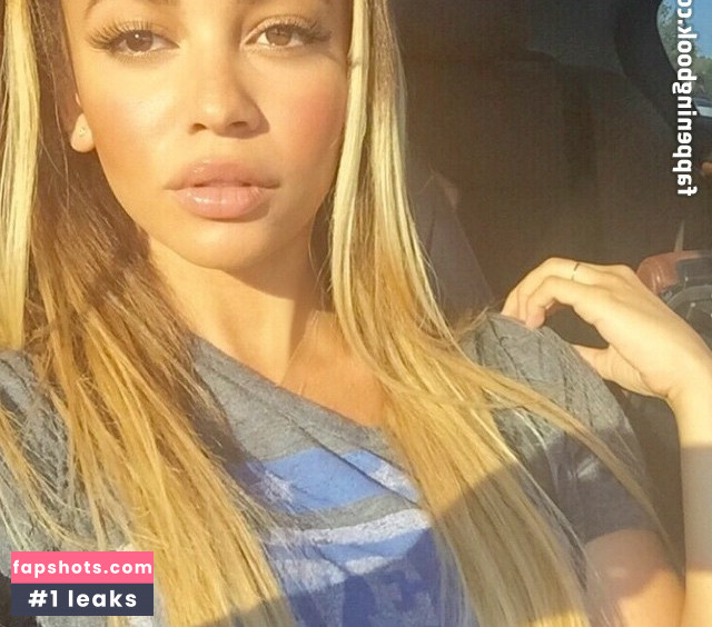 Vanessa Morgan gallery photo #198