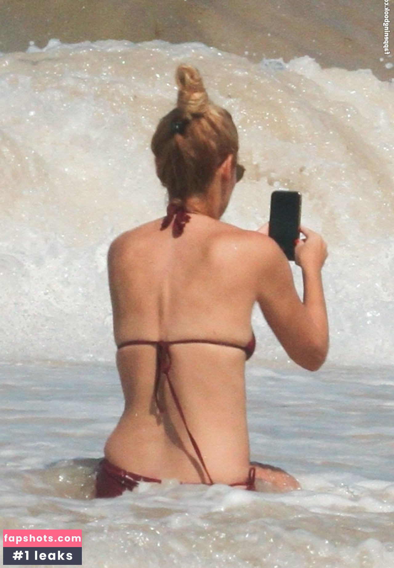 Vanessa Morgan gallery photo #297