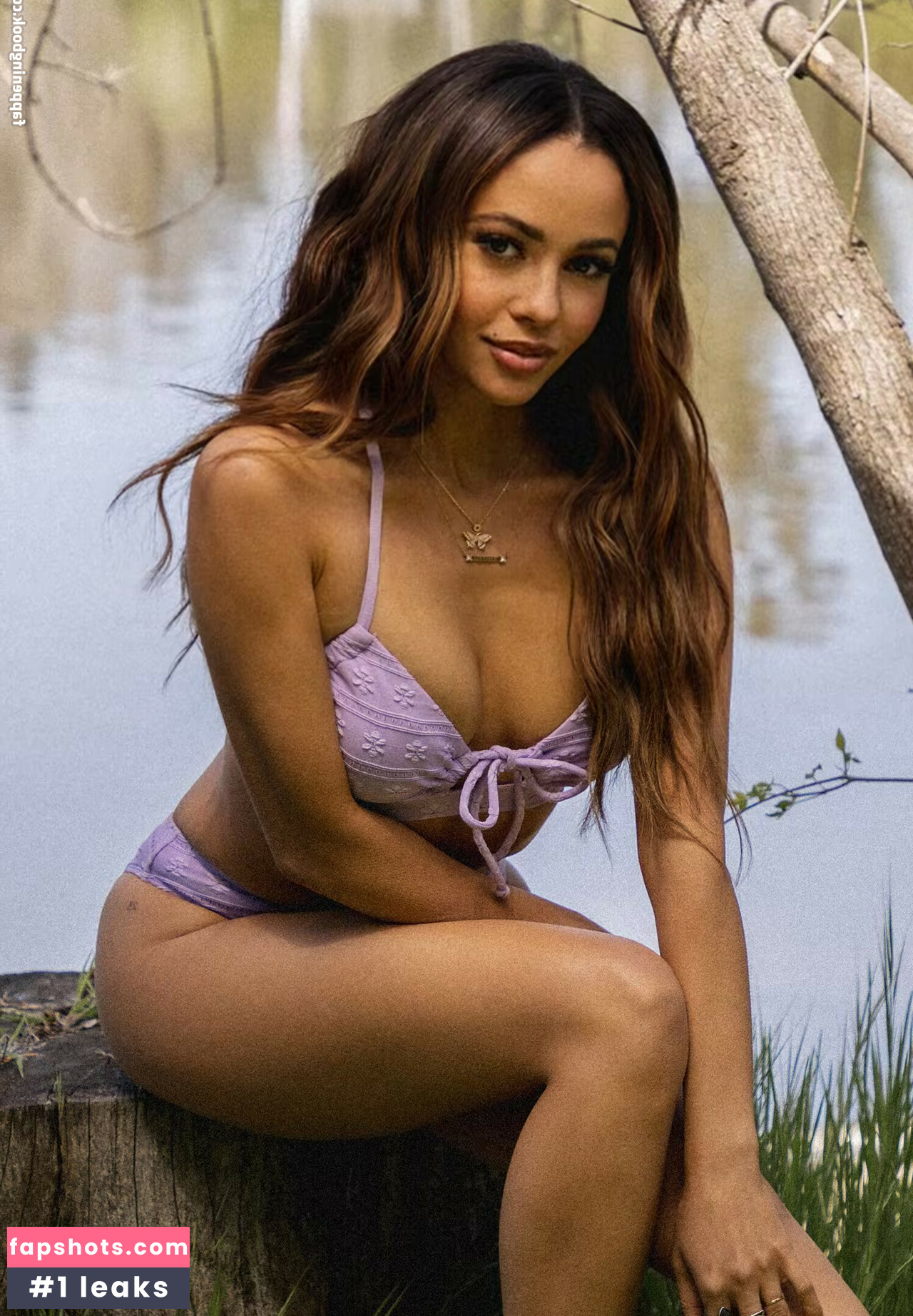 Vanessa Morgan gallery photo #33