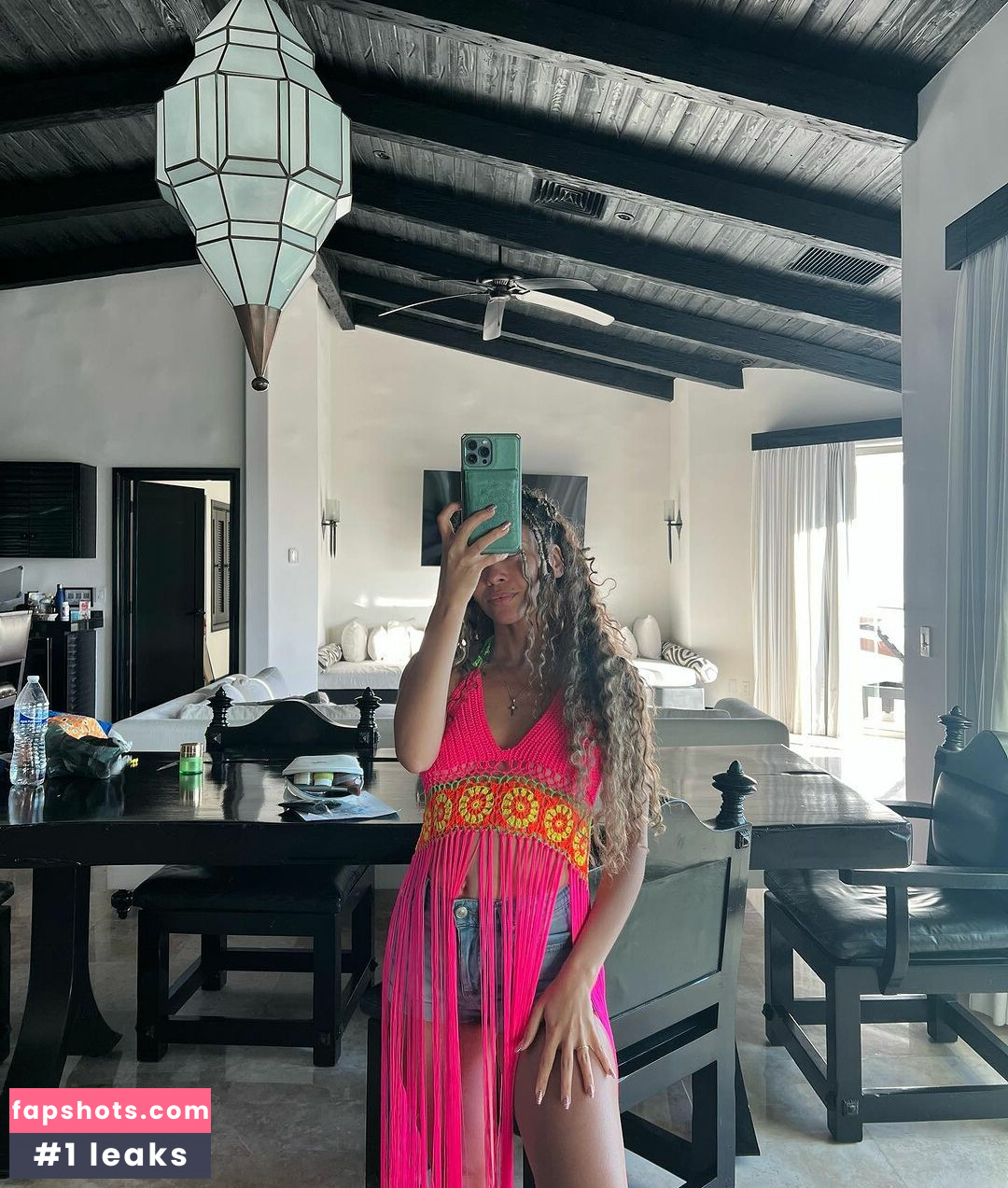 Vanessa Morgan gallery photo #5