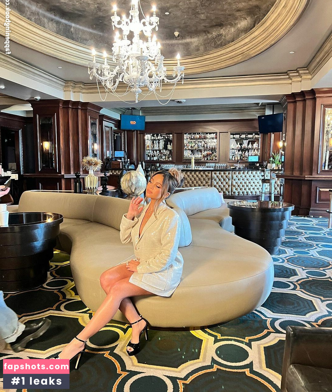 Vanessa Morgan gallery photo #7