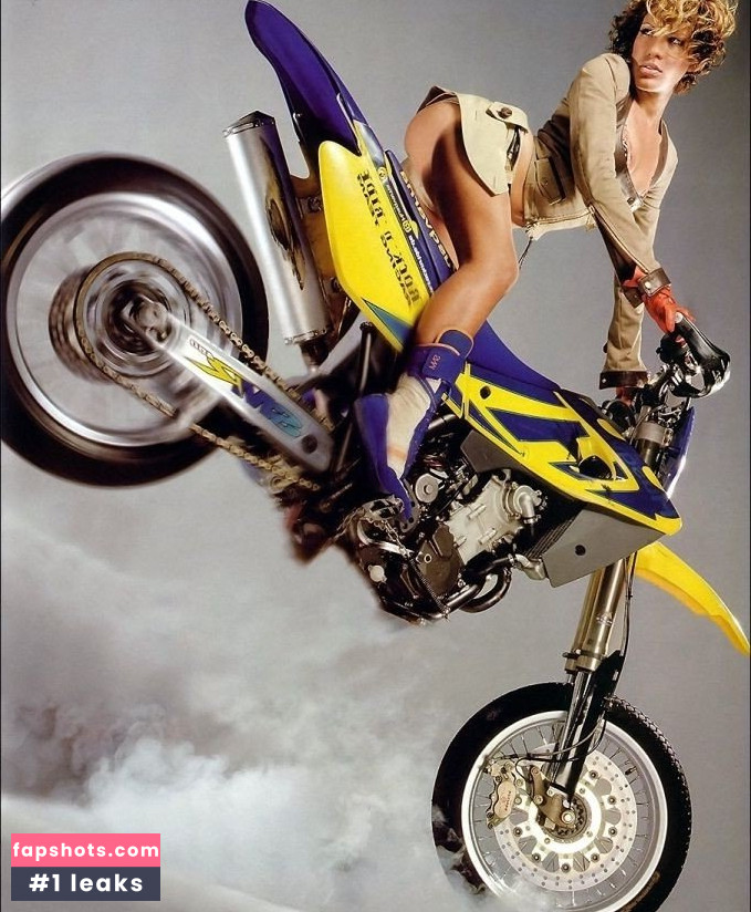 Vanessa Petruo gallery photo #3