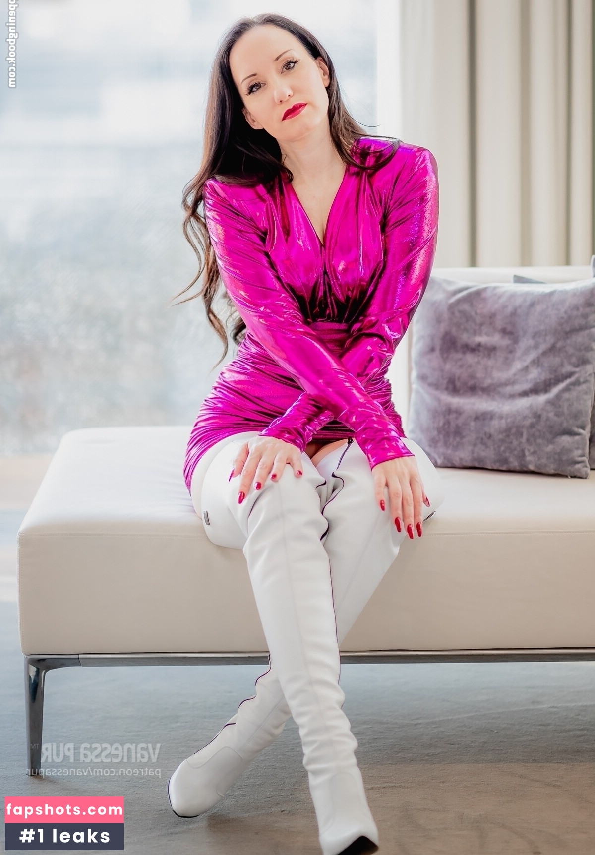 Vanessa Pur gallery photo #212