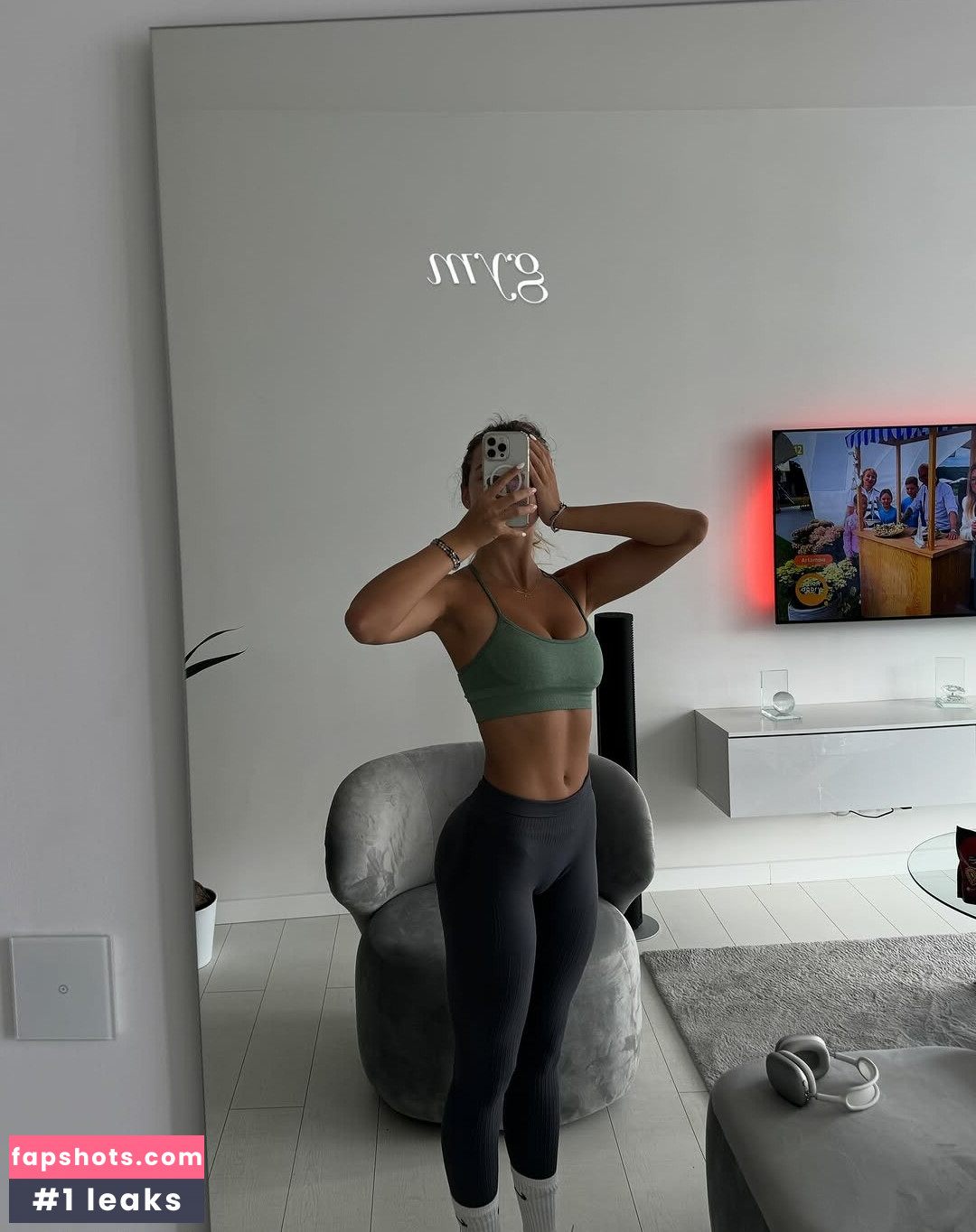 Vanessa Rojewska gallery photo #22