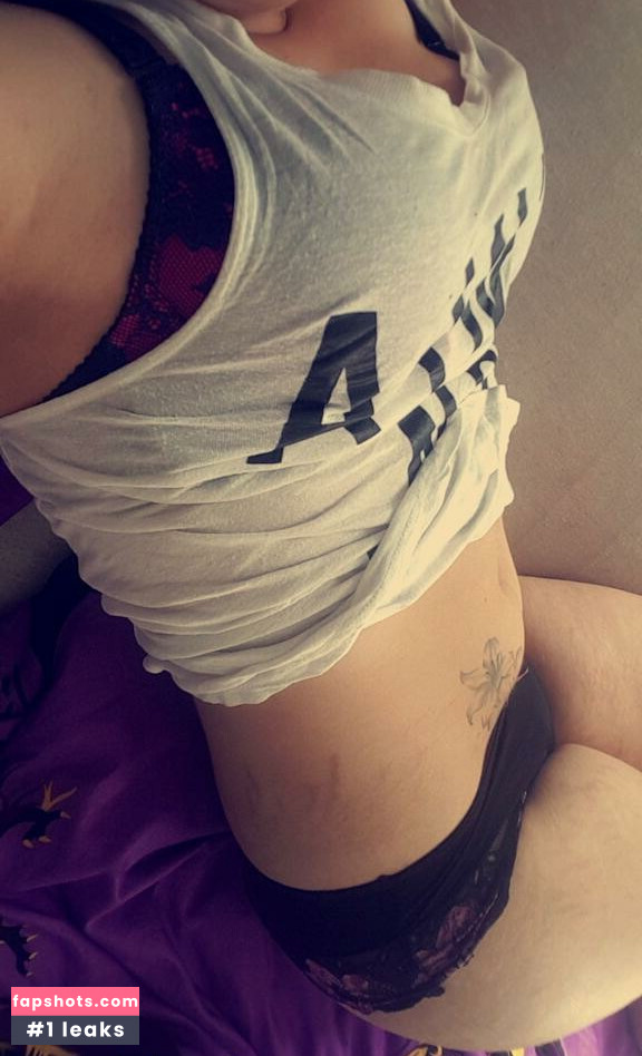 Vanessa Schlechter gallery photo #11