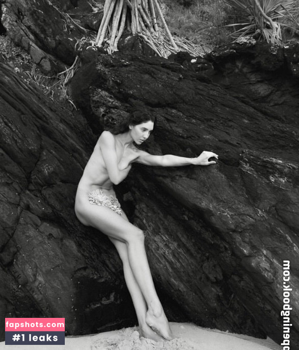 Vanessa Valladares gallery photo #14