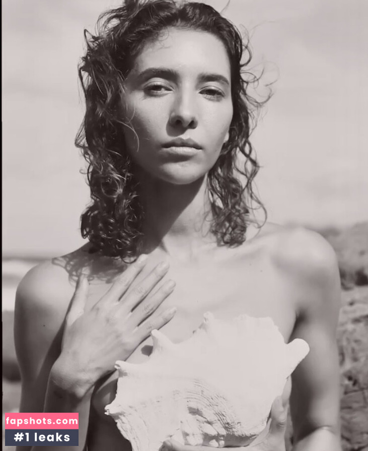 Vanessa Valladares gallery photo #16