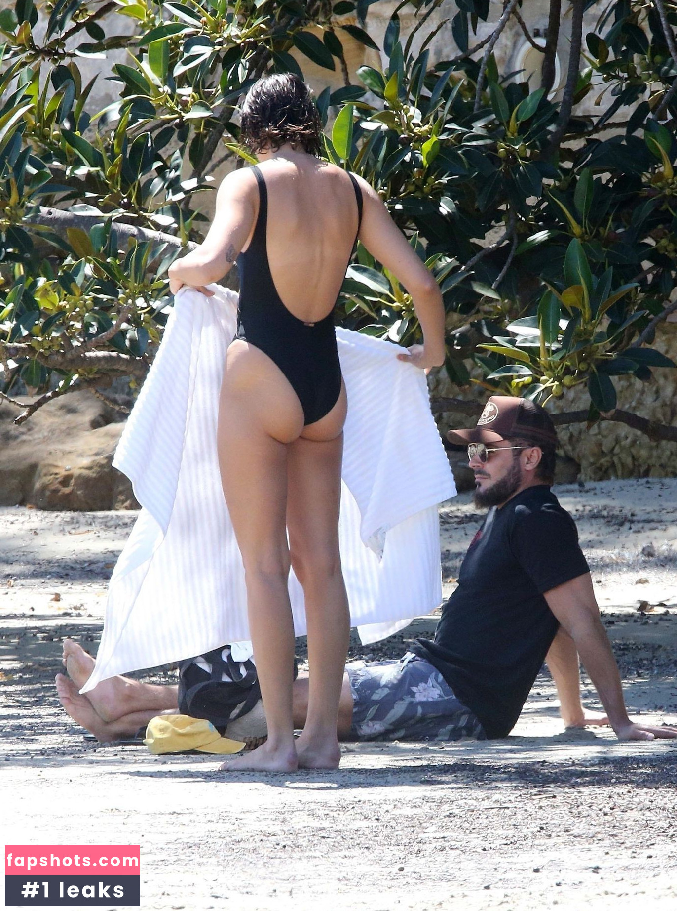 Vanessa Valladares gallery photo #54