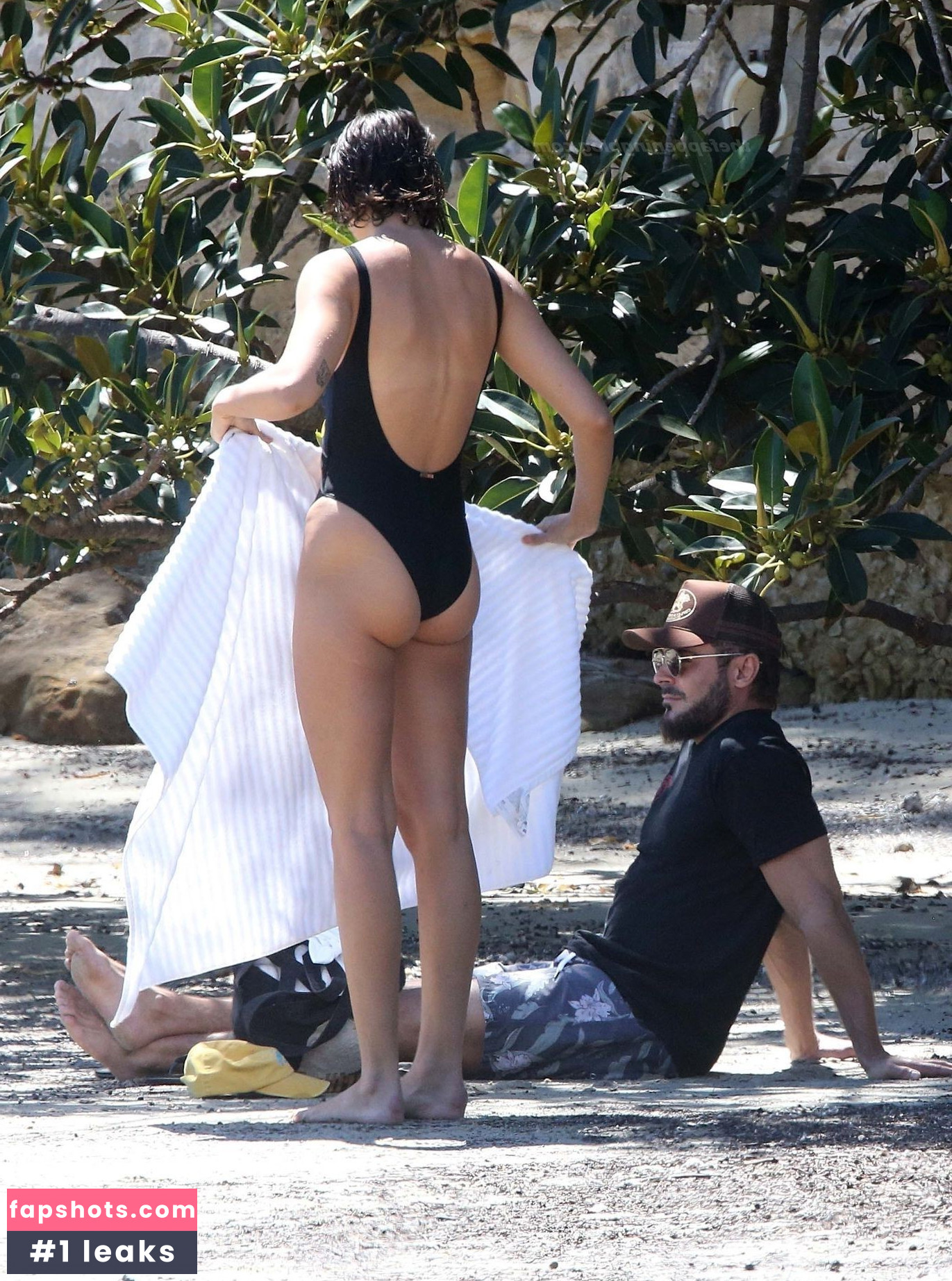 Vanessa Valladares gallery photo #55