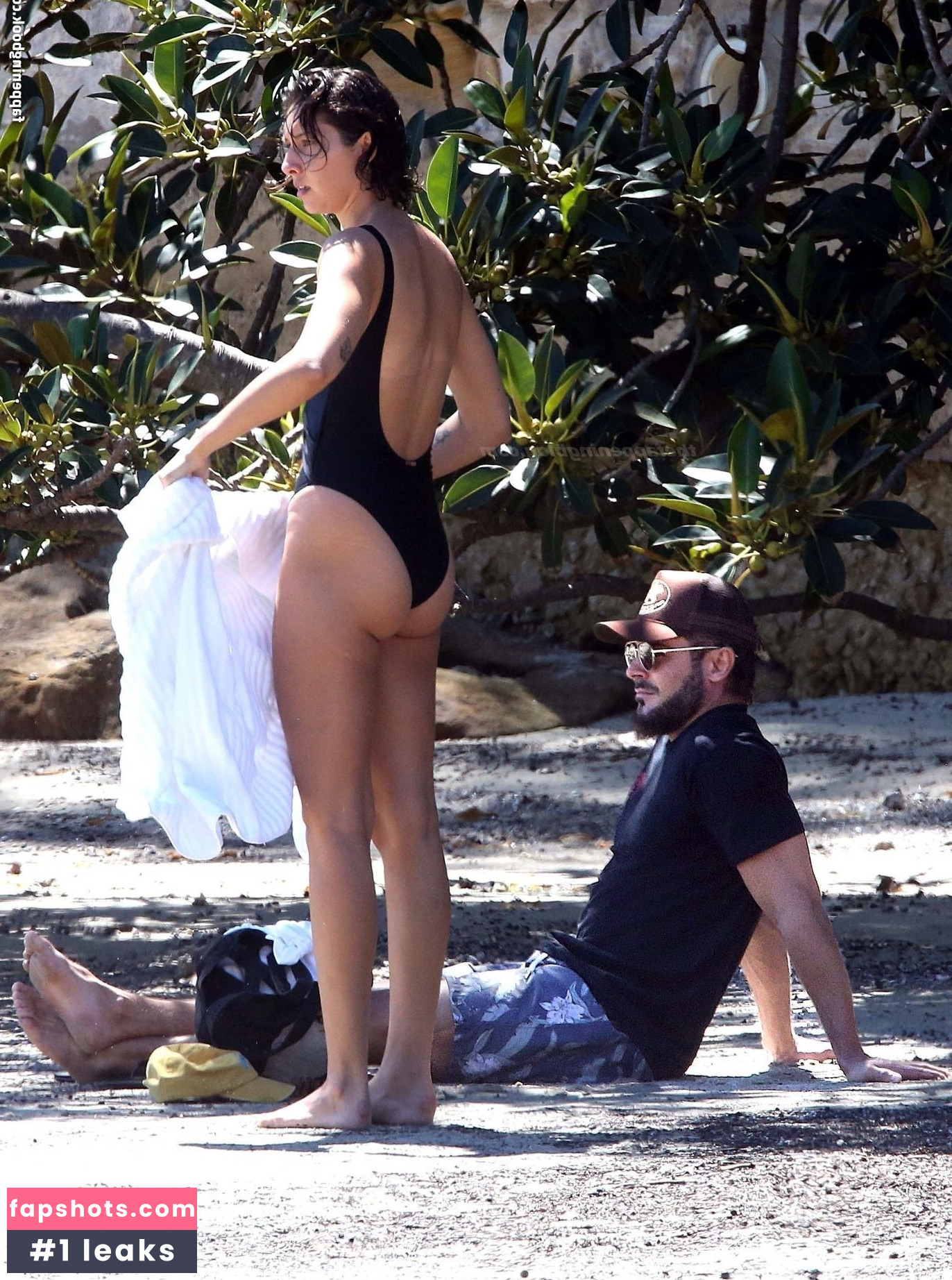 Vanessa Valladares gallery photo #56