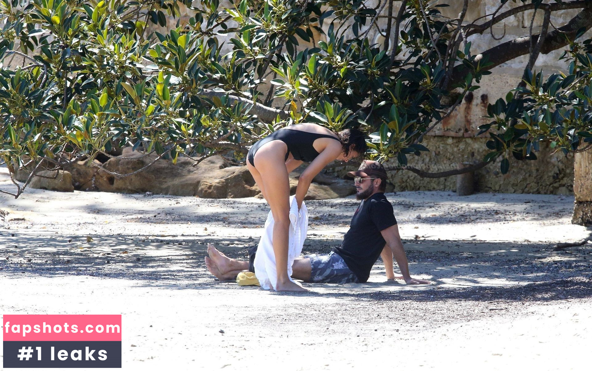 Vanessa Valladares gallery photo #58