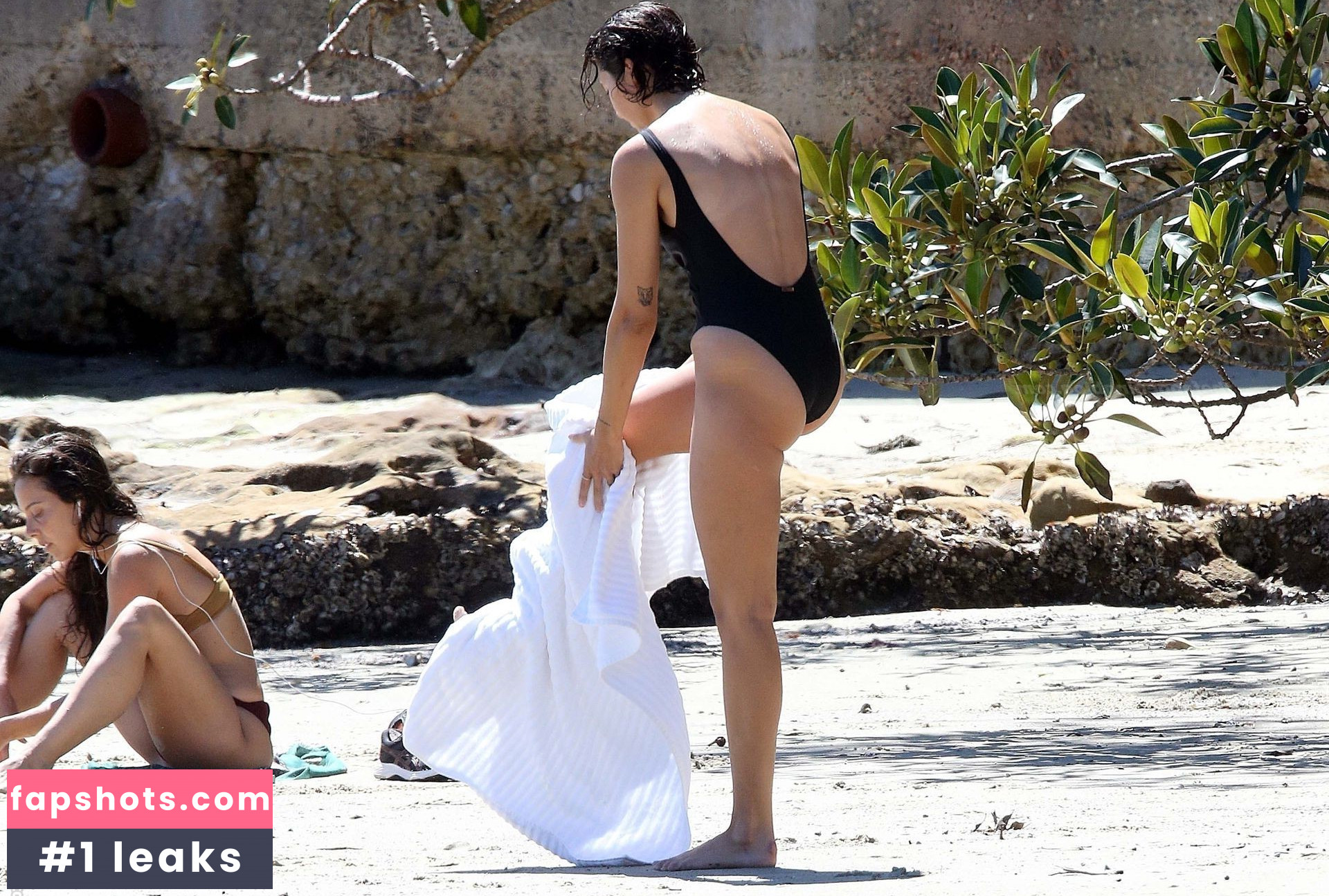 Vanessa Valladares gallery photo #62