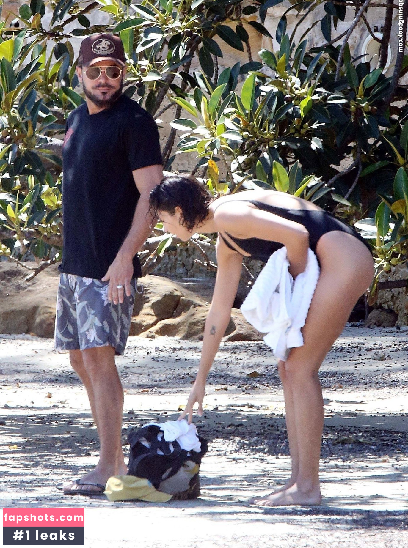 Vanessa Valladares gallery photo #66