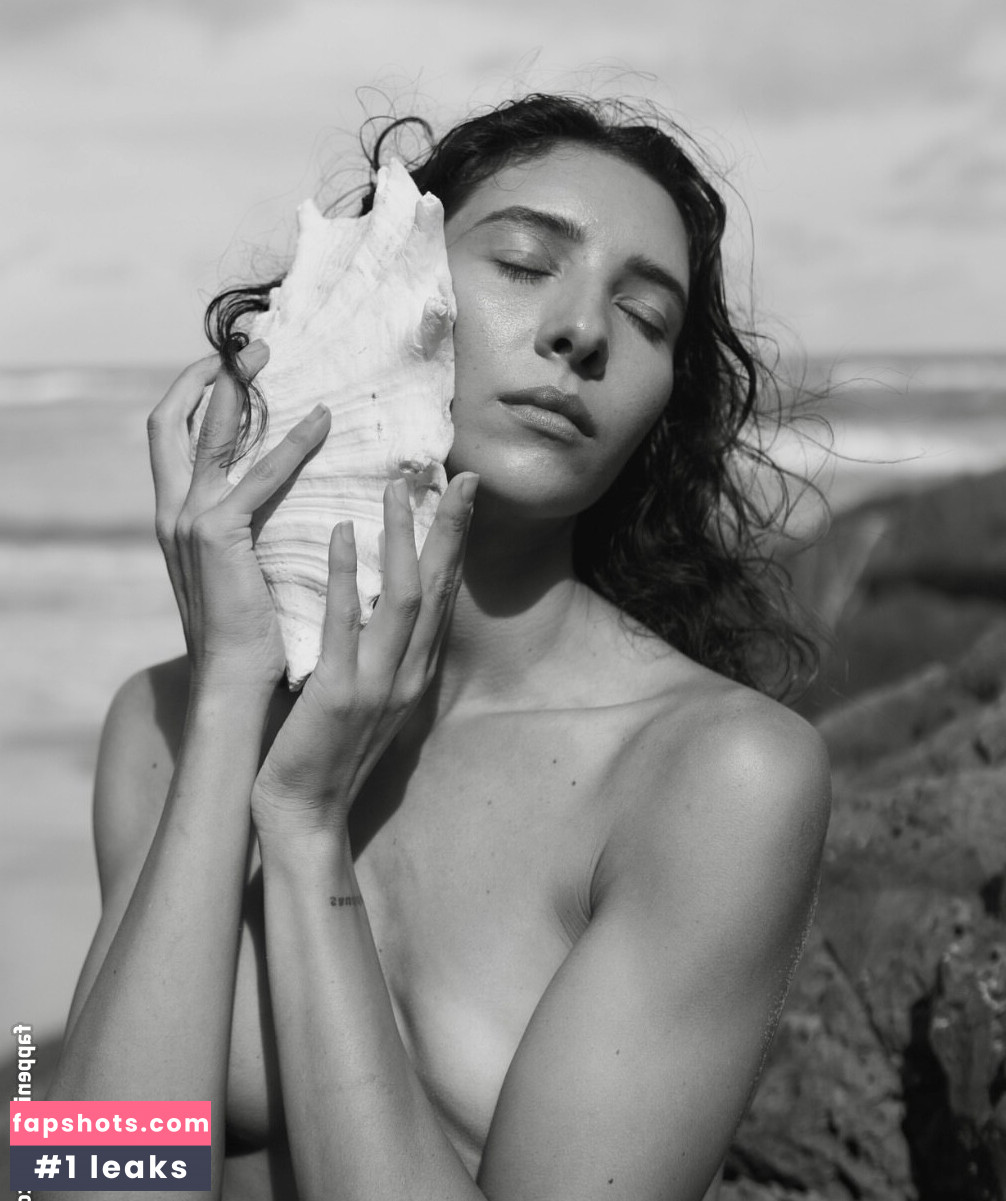 Vanessa Valladares gallery photo #10