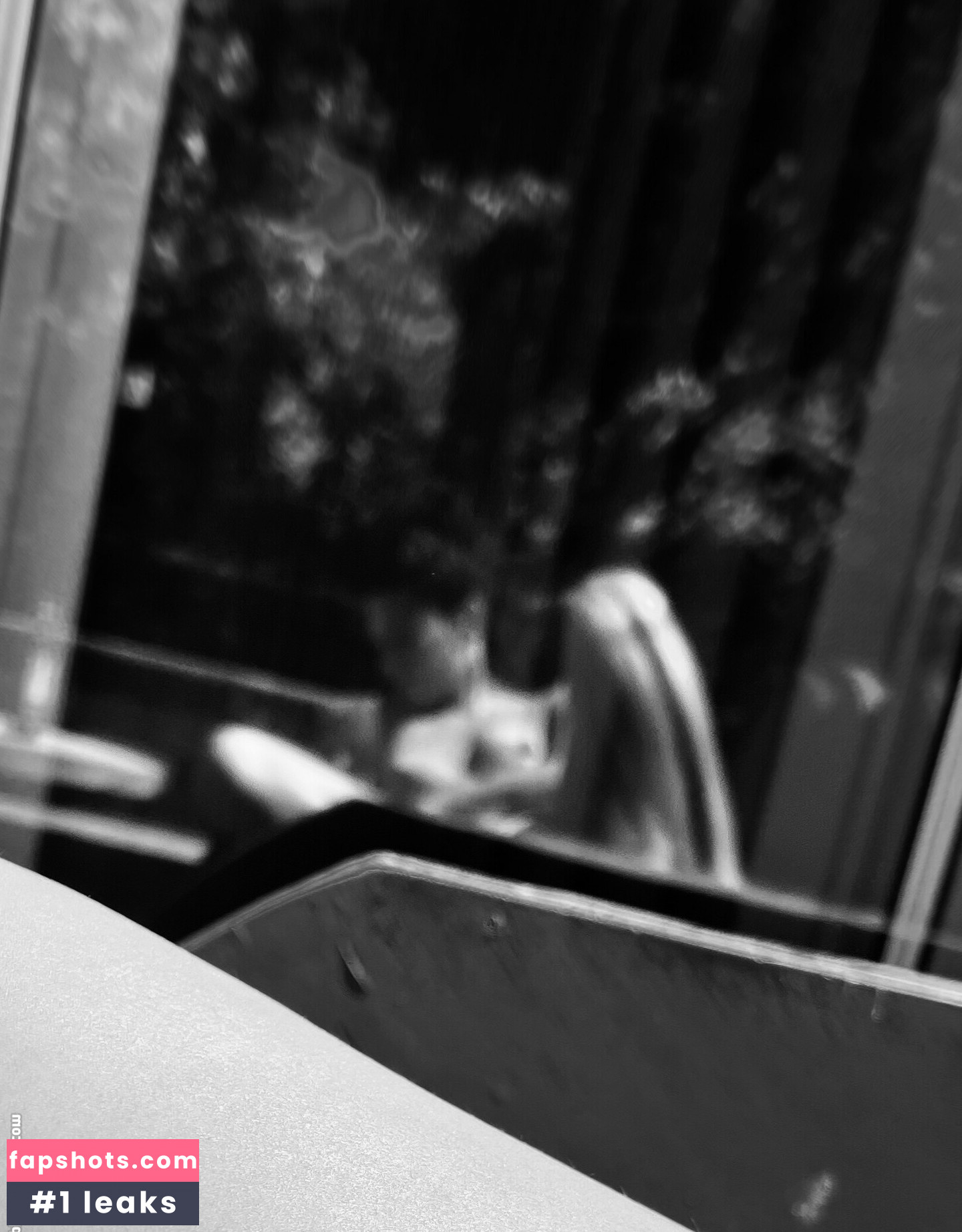 Vanessa Villegas gallery photo #12