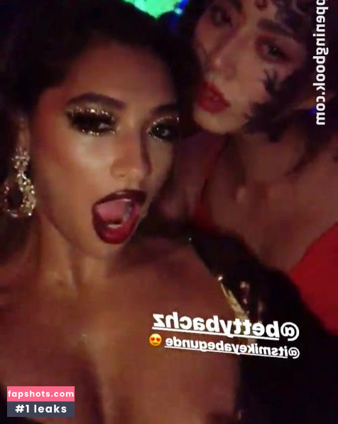 Vanessa White gallery photo #99