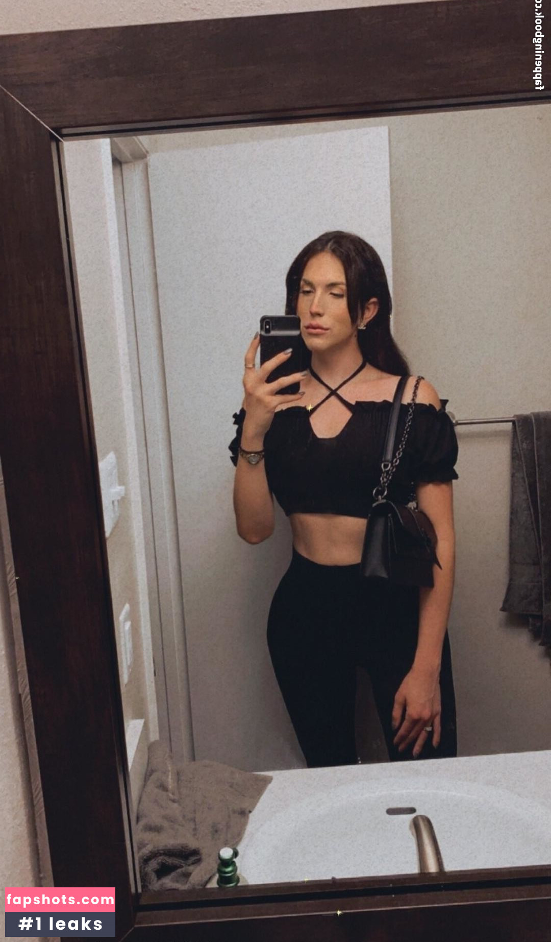 Vanessa9in gallery photo #15