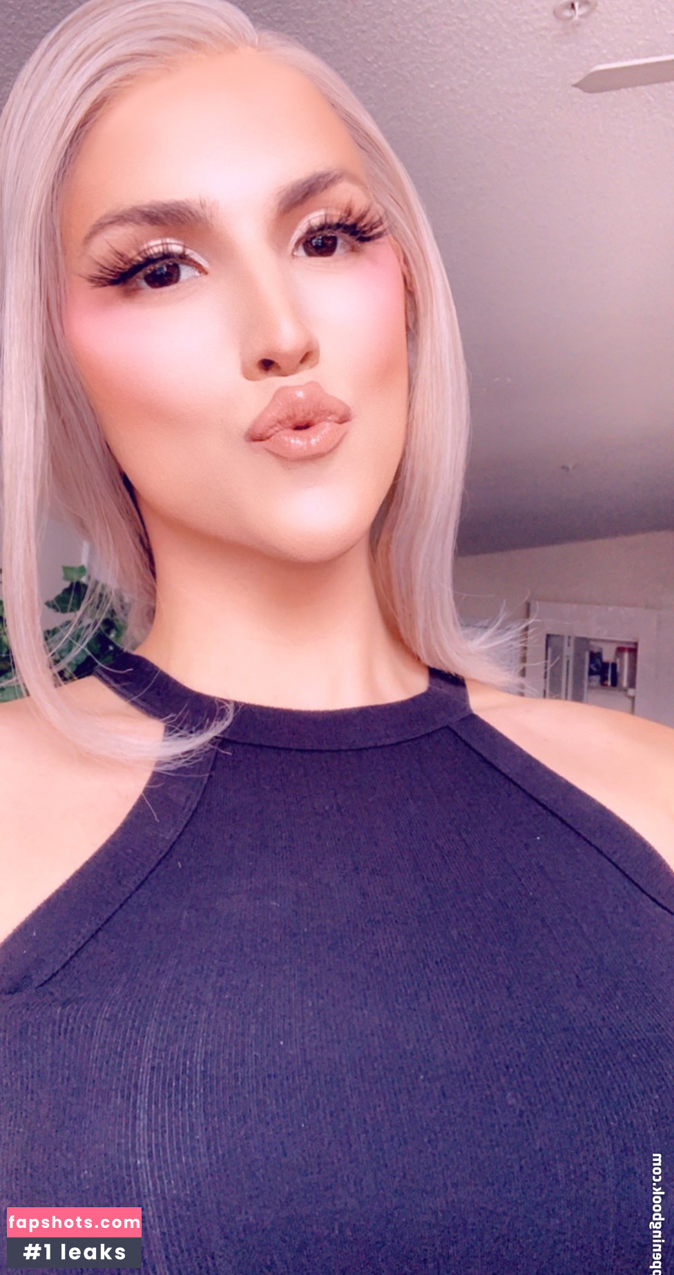 Vanessa9in gallery photo #38