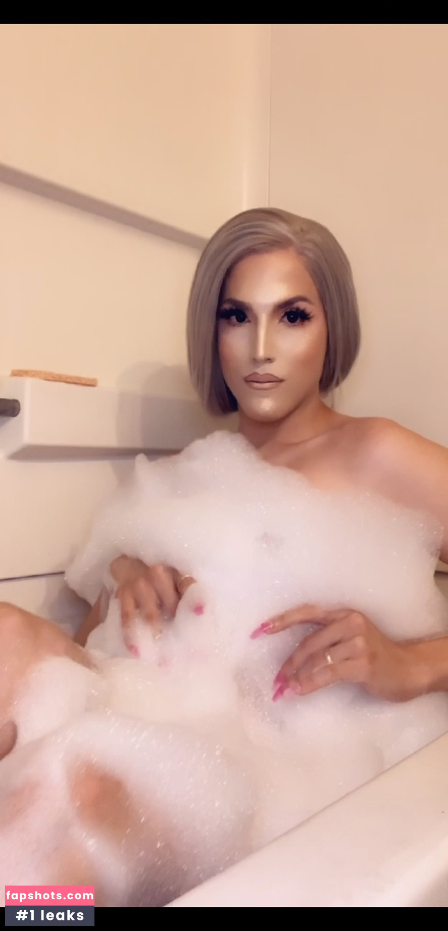 Vanessa9in gallery photo #39