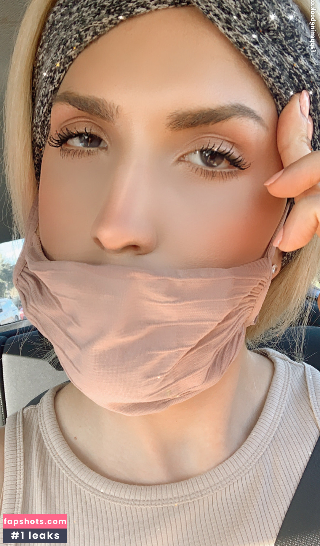 Vanessa9in gallery photo #47