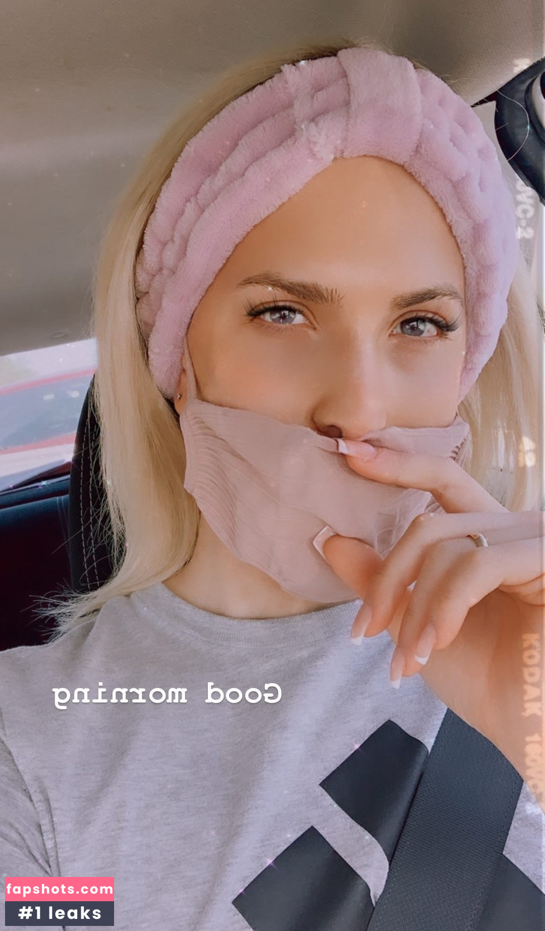 Vanessa9in gallery photo #9