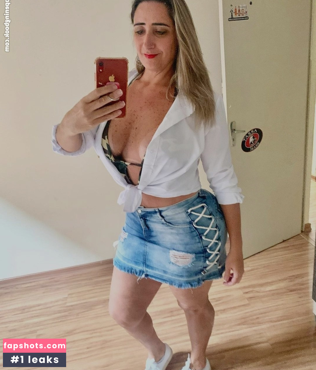 Vanessaalessandraoficial gallery photo #14