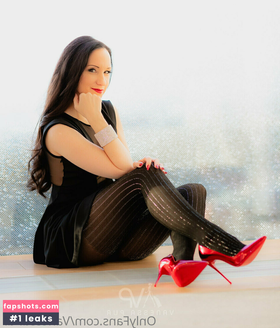 vanessapur gallery photo #2