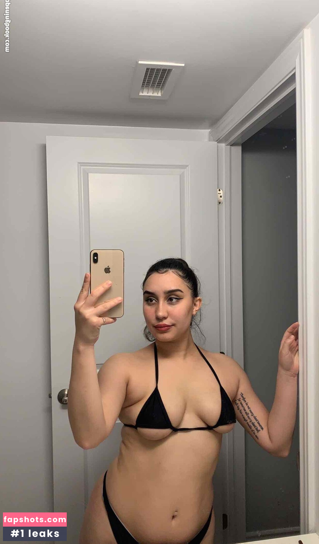 Vanessaxo gallery photo #15