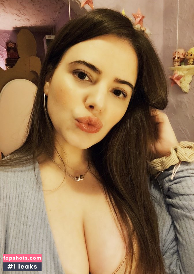 Vanessinator gallery photo #125