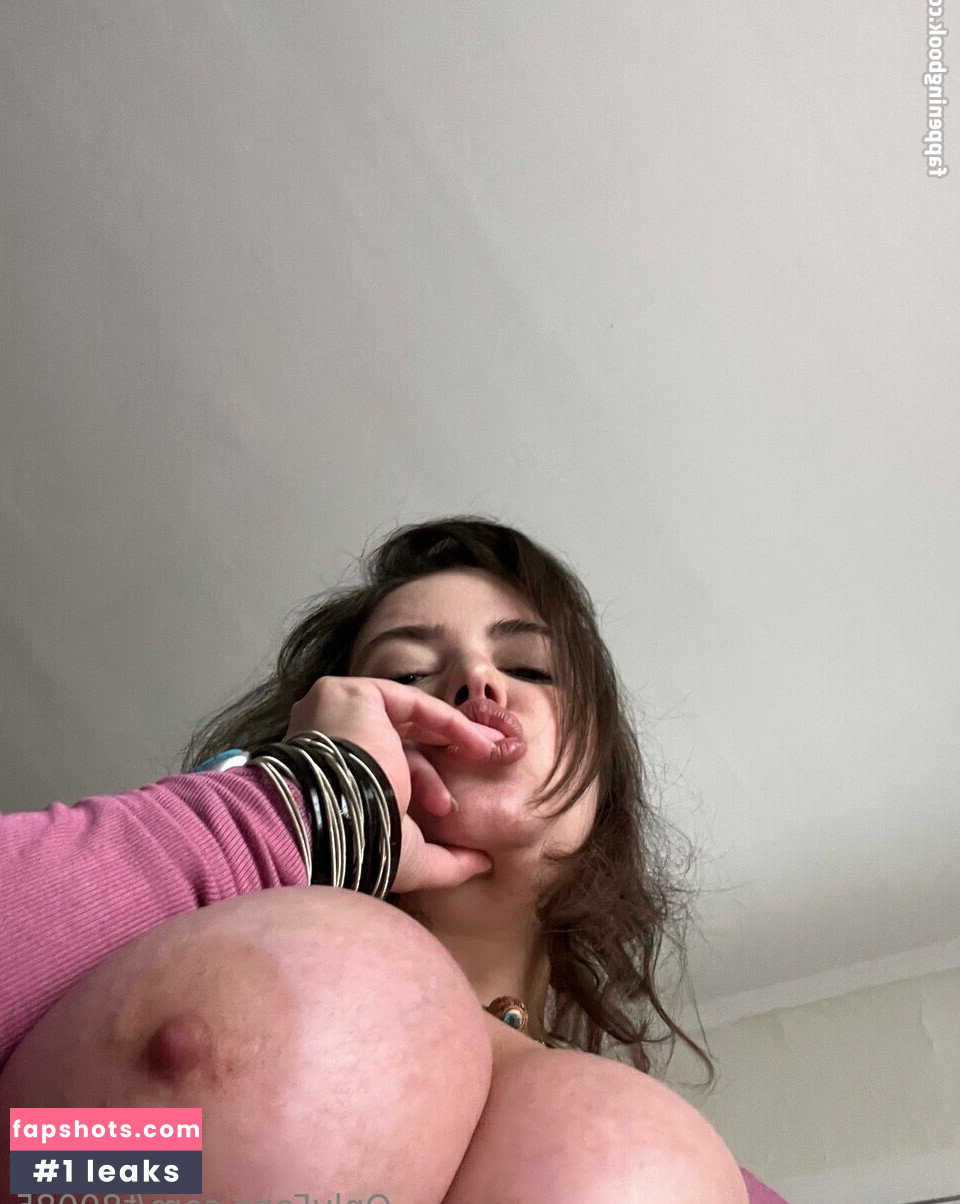 Vanessinator gallery photo #3