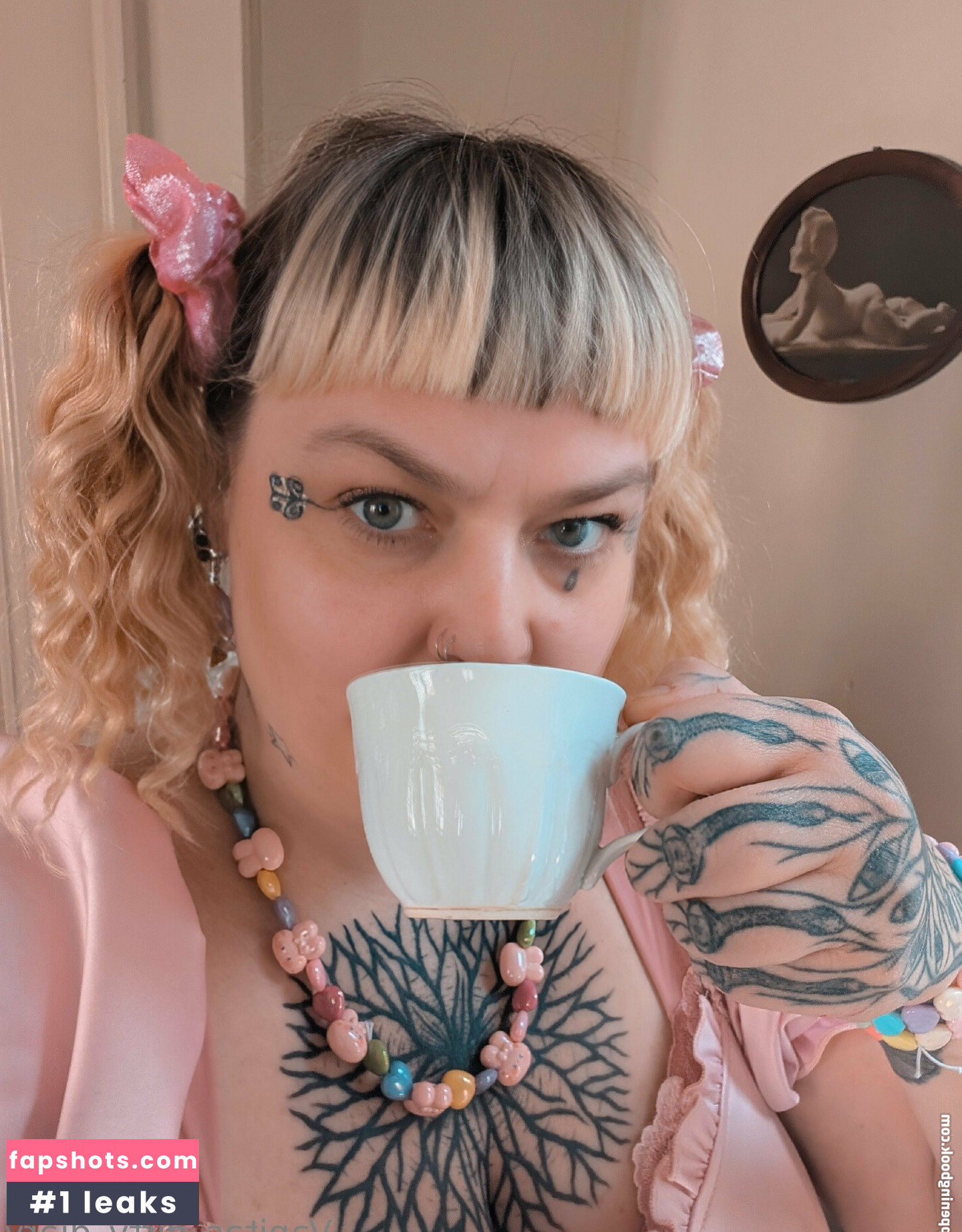 vanitas_dirty_diary nude babe gallery