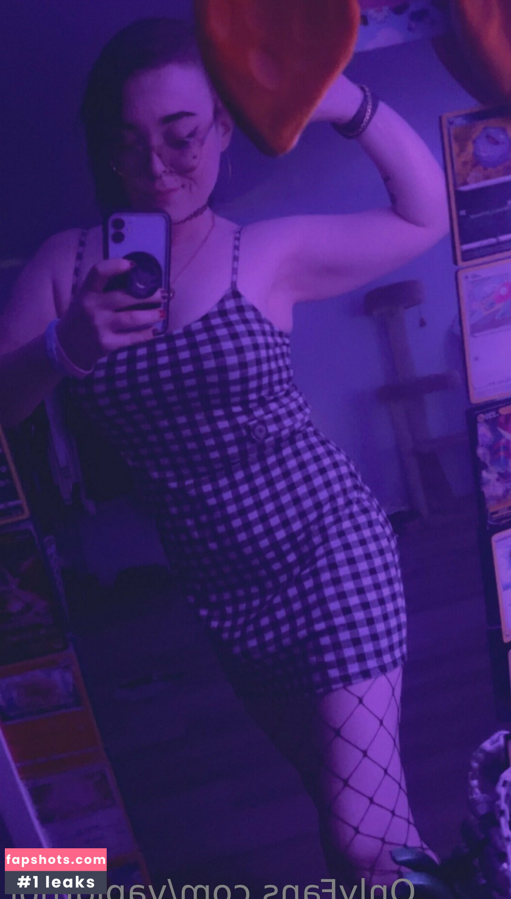 vapidthot nude babe gallery