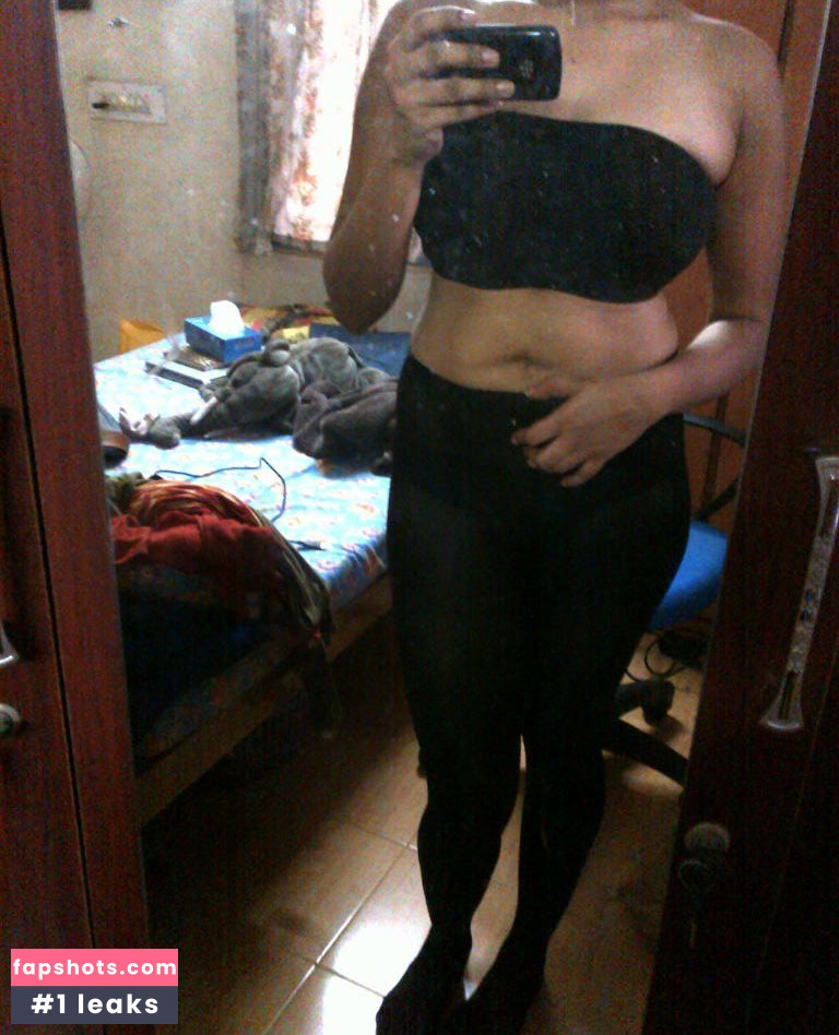 Vasundhara Kashyap gallery photo #16