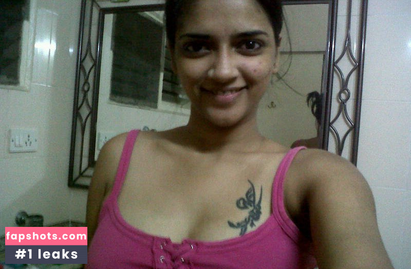 Vasundhara Kashyap gallery photo #27
