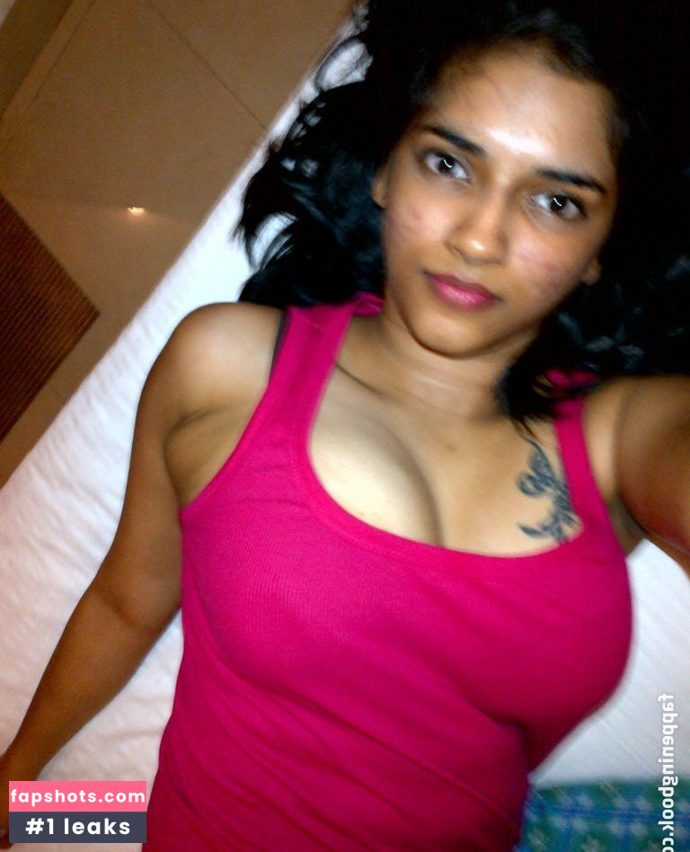 Vasundhara Kashyap gallery photo #30