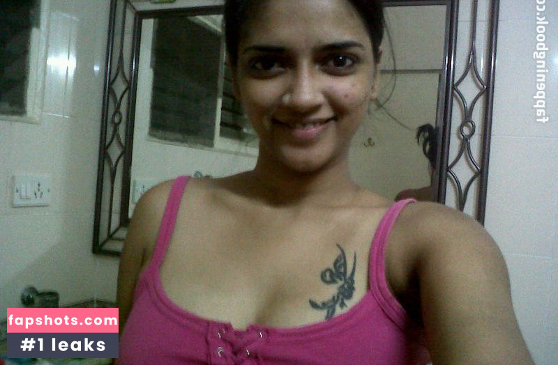 Vasundhara Kashyap gallery photo #57