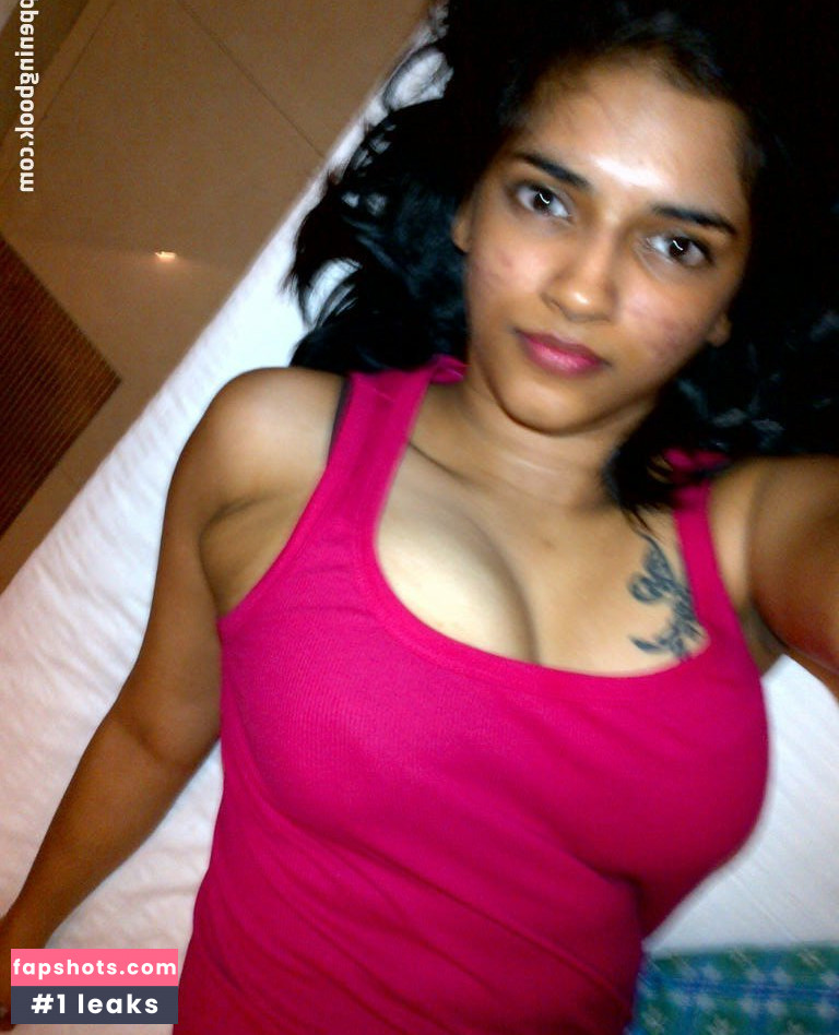 Vasundhara Kashyap gallery photo #60