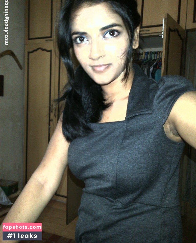 Vasundhara Kashyap gallery photo #7