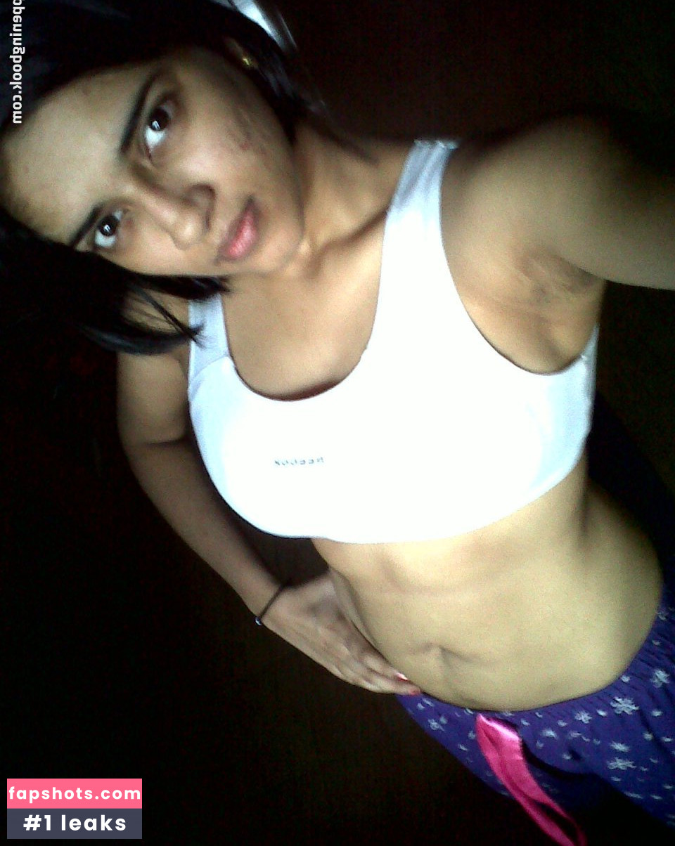 Vasundhara Kashyap gallery photo #9