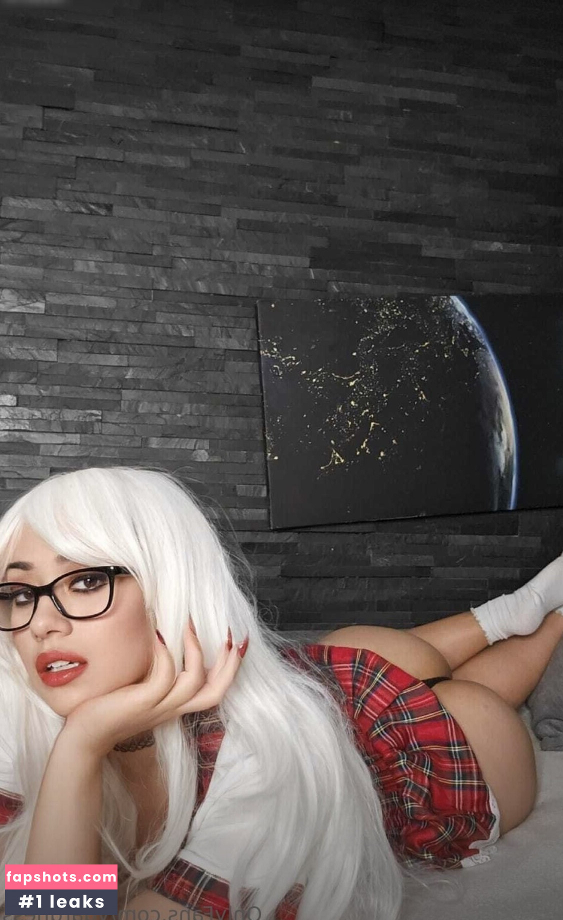 VDarquise gallery photo #32