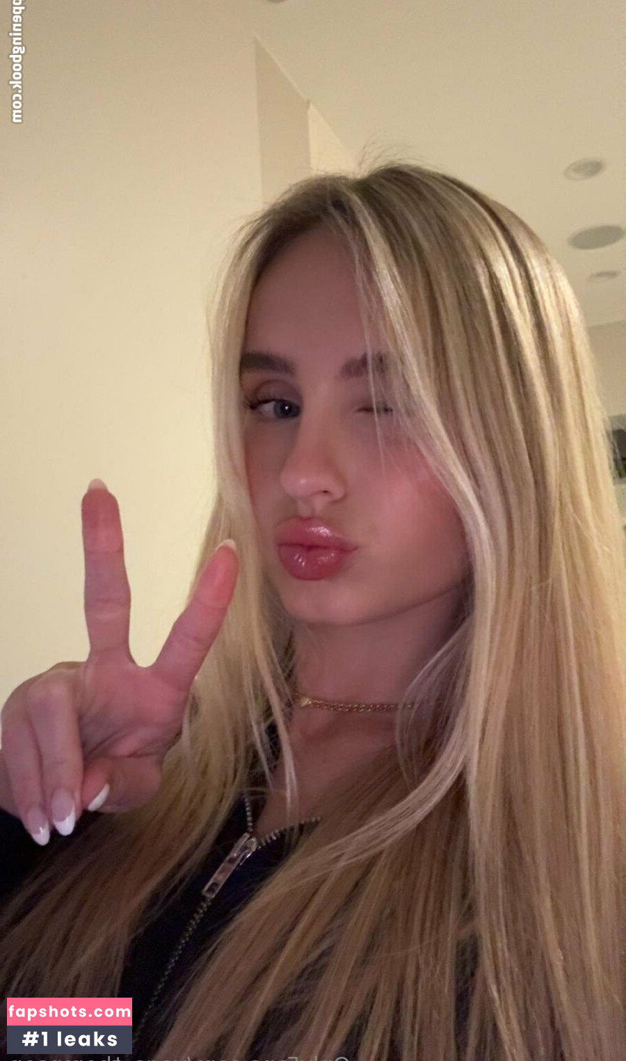 Vega Thompson gallery photo #47