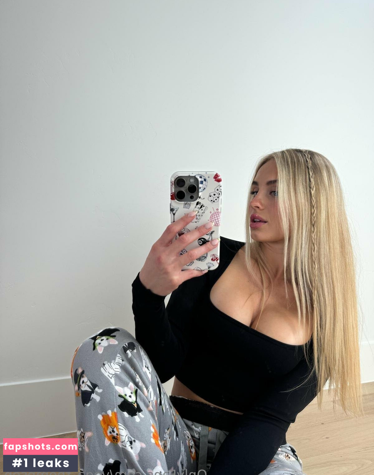 Vega Thompson gallery photo #49