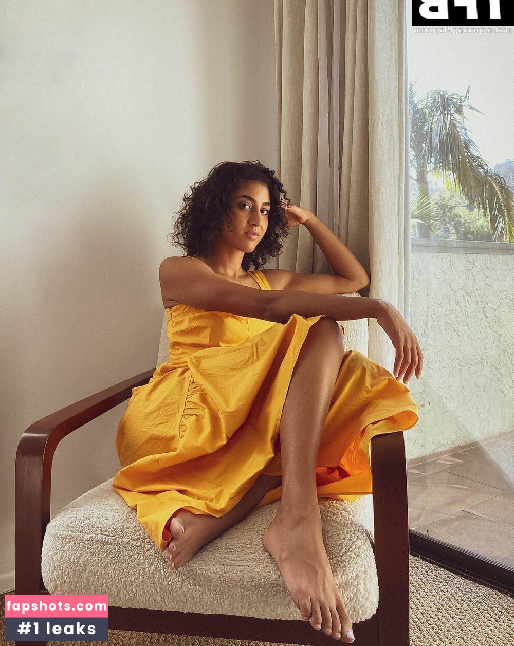 Vella Lovell gallery photo #3